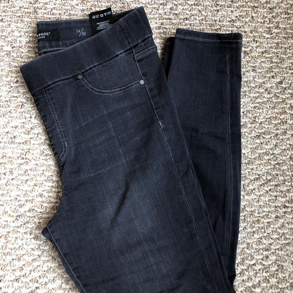 Liverpool Dark Wash Jeggings